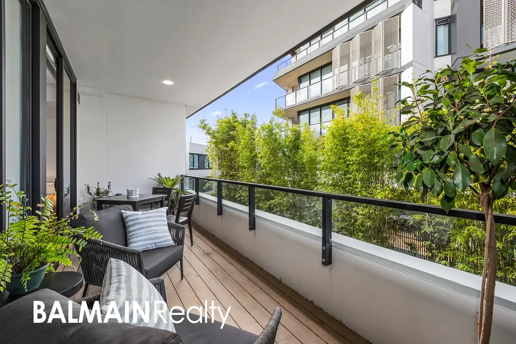Modern Top Floor Corner Apartment in 'Union Balmain'