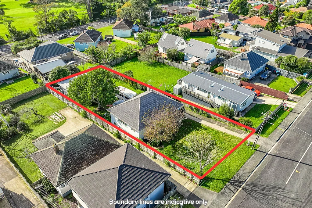 Mount Roskill 4房 自住+收入型物业！即时租金回报+未来开发潜力，842㎡永久产权地块+MHS分区！ Home & Income – Development Potential