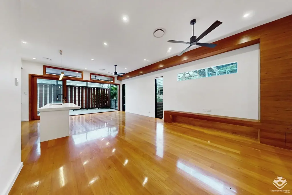 Over size 4 Bed 2 living 2.5 bath 1 study  - In BSHS Catchment