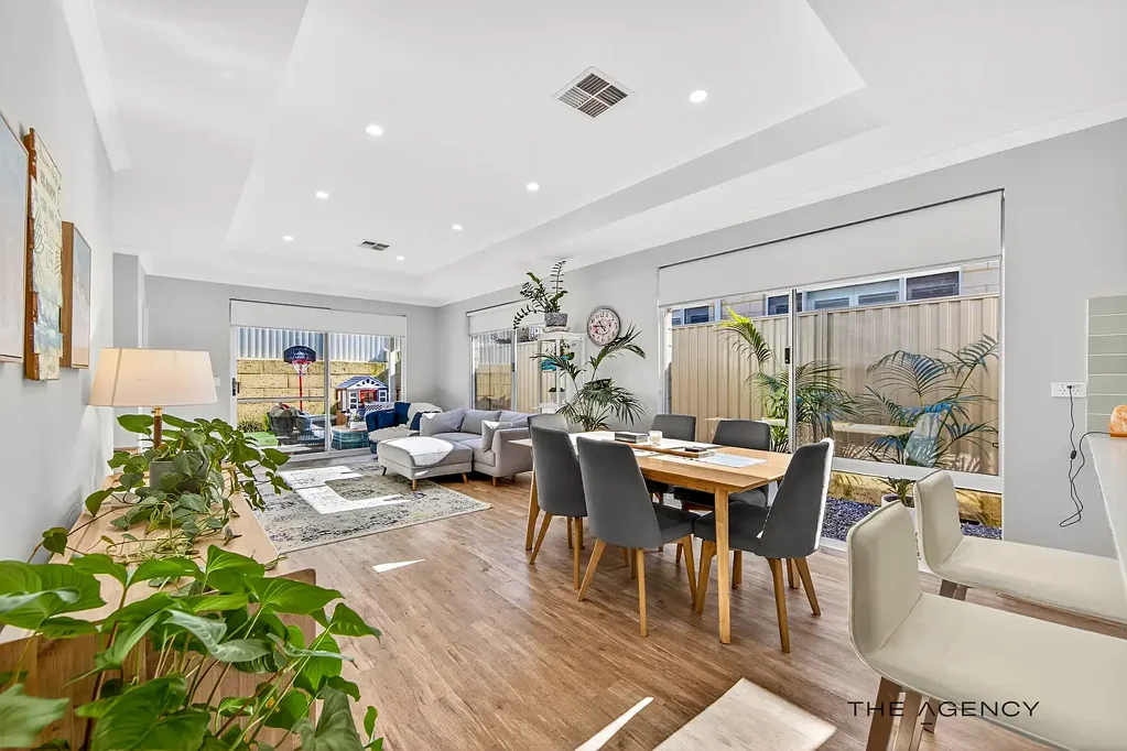 8 Mykonos Road, Coogee, WA 6166