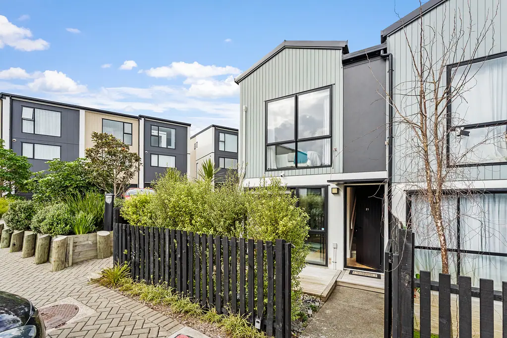 Millwater 2房  Modern Affordable, End Unit Opportunity.
