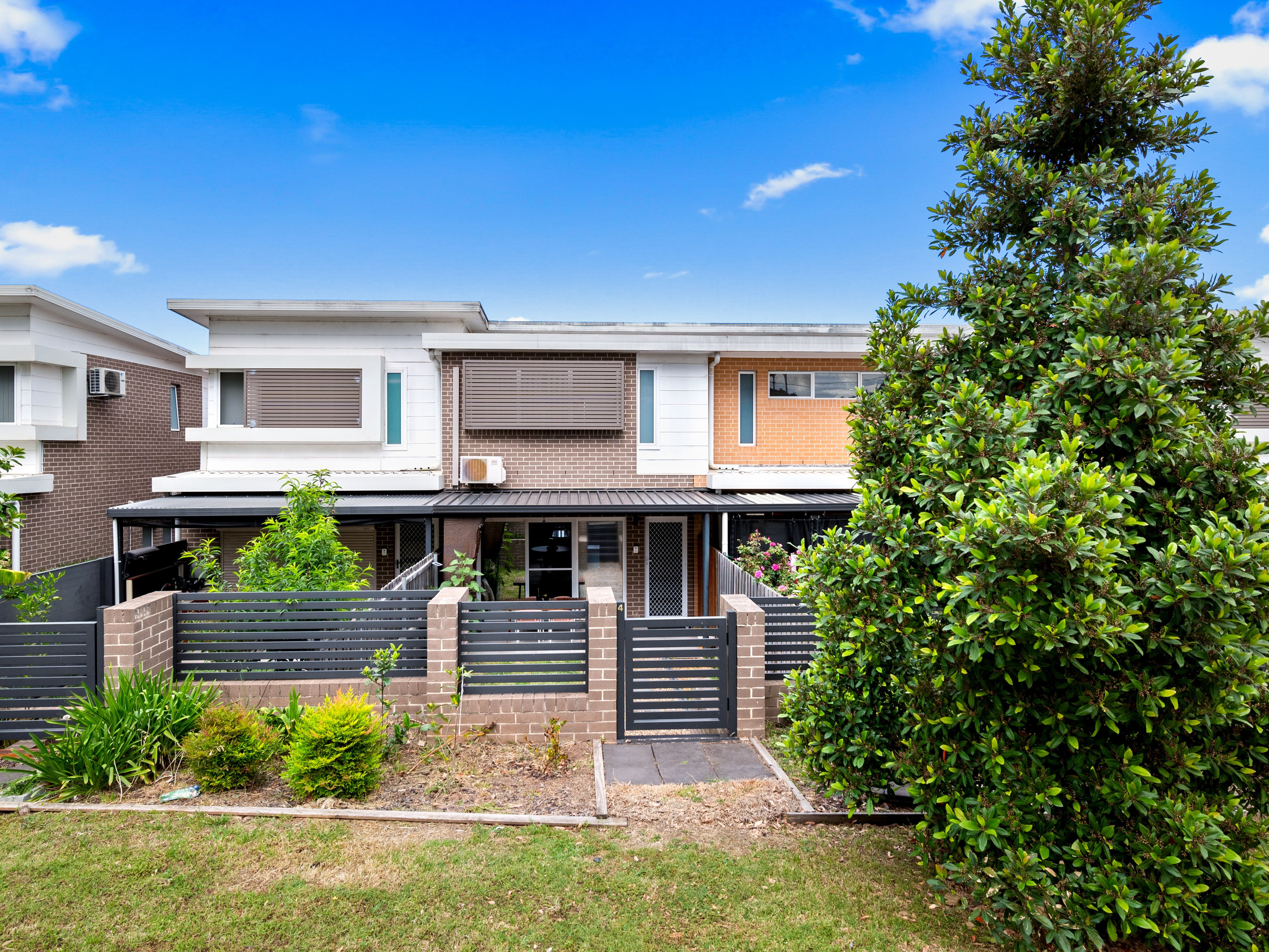 UNIT 4 93 BROUGHTON ST, CAMPBELLTOWN NSW 2560, 0 rūma, 0 rūma horoi, Townhouse