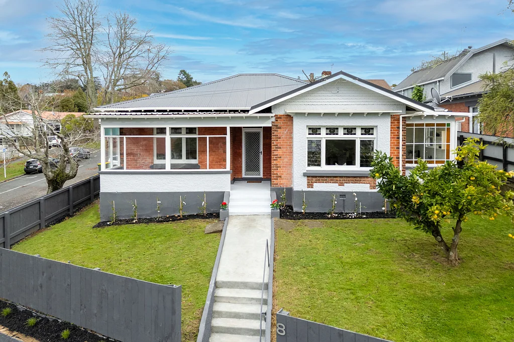 8 Pembroke Lane, Hamilton Lake, Hamilton, Waikato