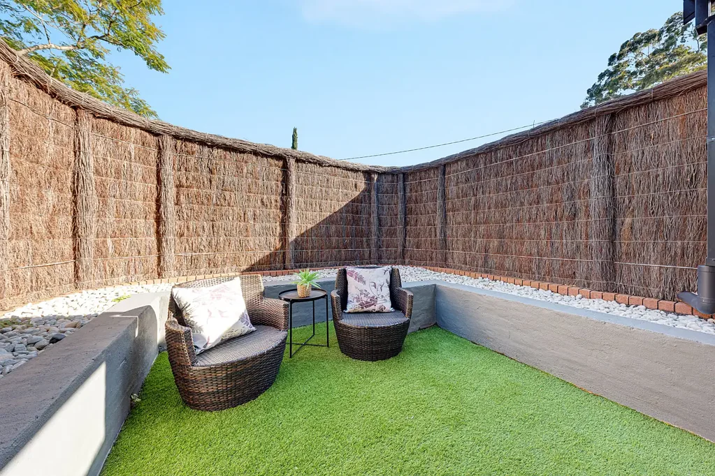 Cammeray 2房 精品小区内精致的联排别墅风格庭院公寓 Immaculate townhouse style courtyard apartment in a boutique block of 13