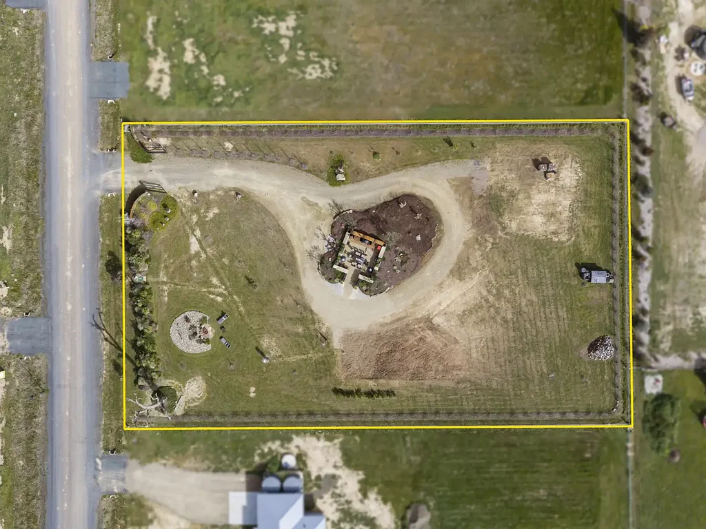 Benalla Exceptional Benalla Block with Stunning Established Landscaping