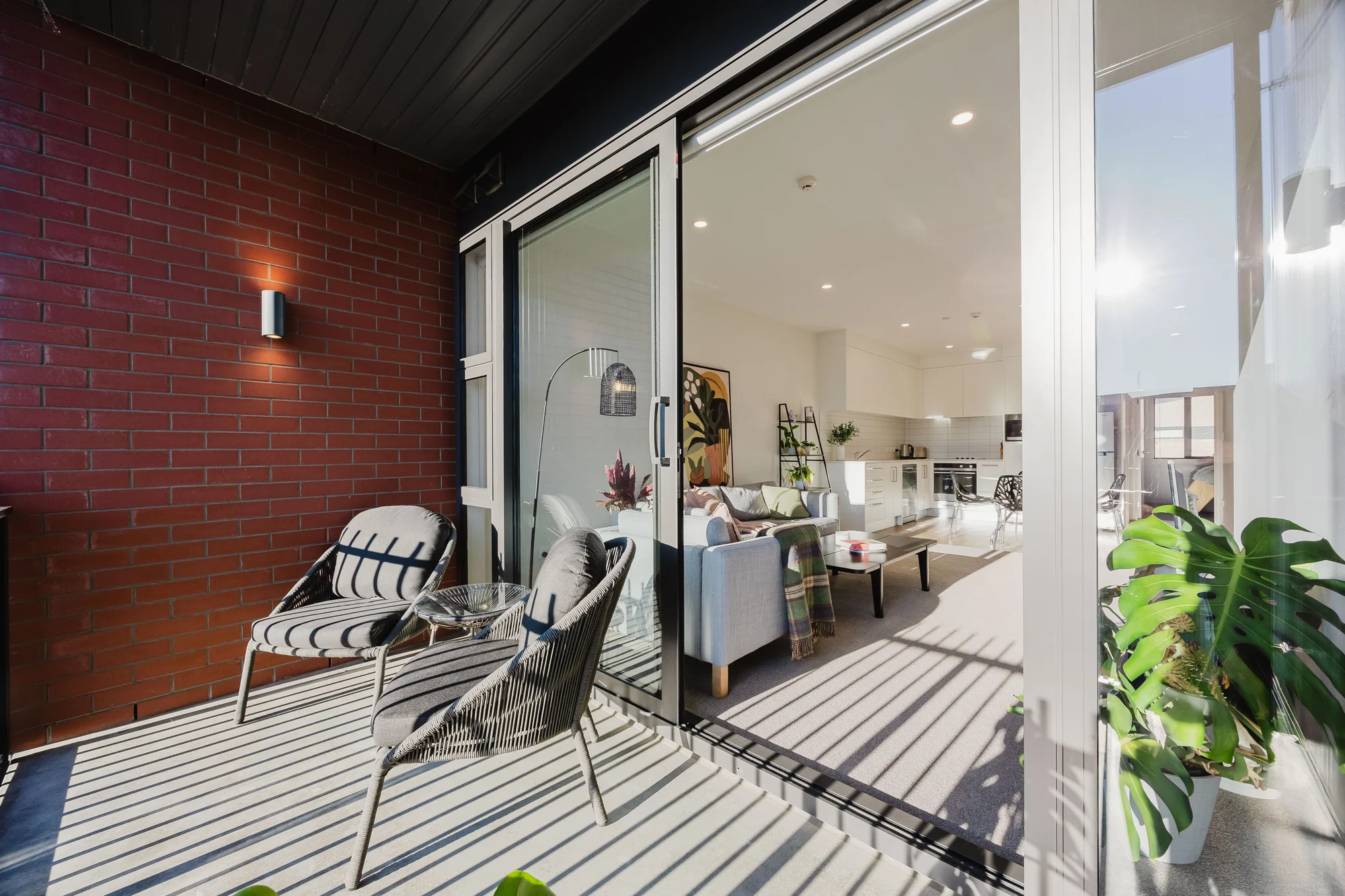 Northcote 2房 Sharply priced - act now! Northcote Apt + Car Park
