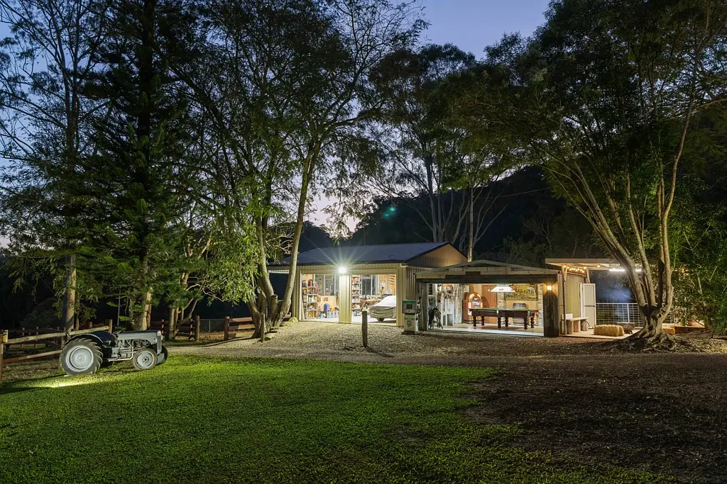 Eerwah Vale 4房  'Omaroo' - Stunning Dual-Living Queenslander On 57 Acres