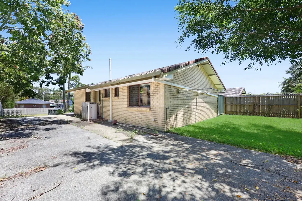 19 Warratina Street, Labrador, QLD 4215