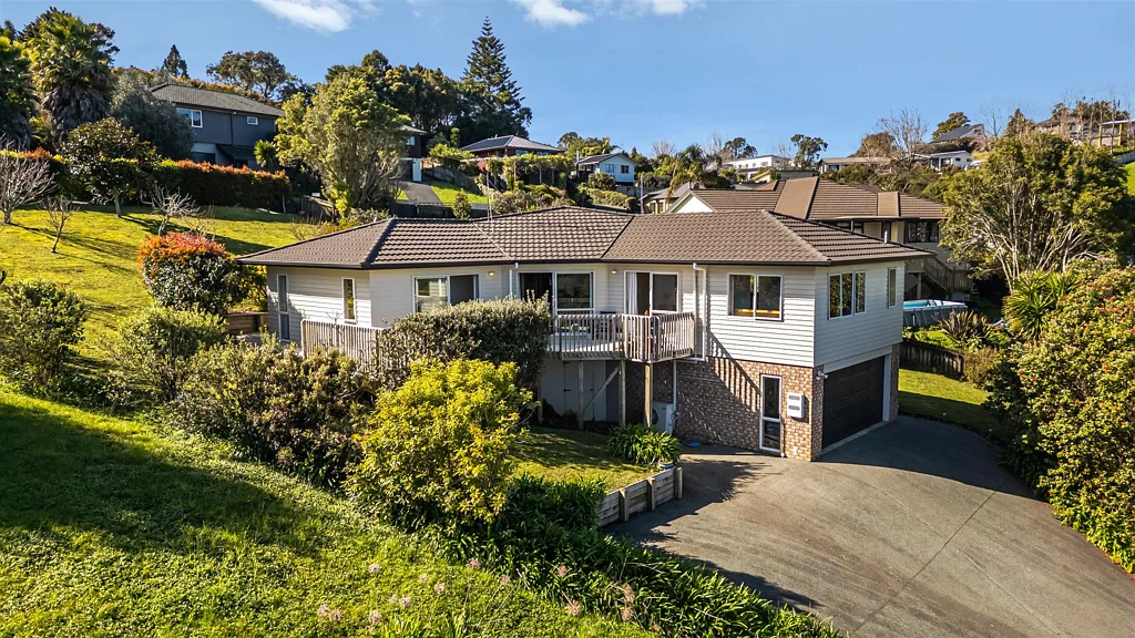 Warkworth 4 Bedroom Rural Feel, Urban Ease!