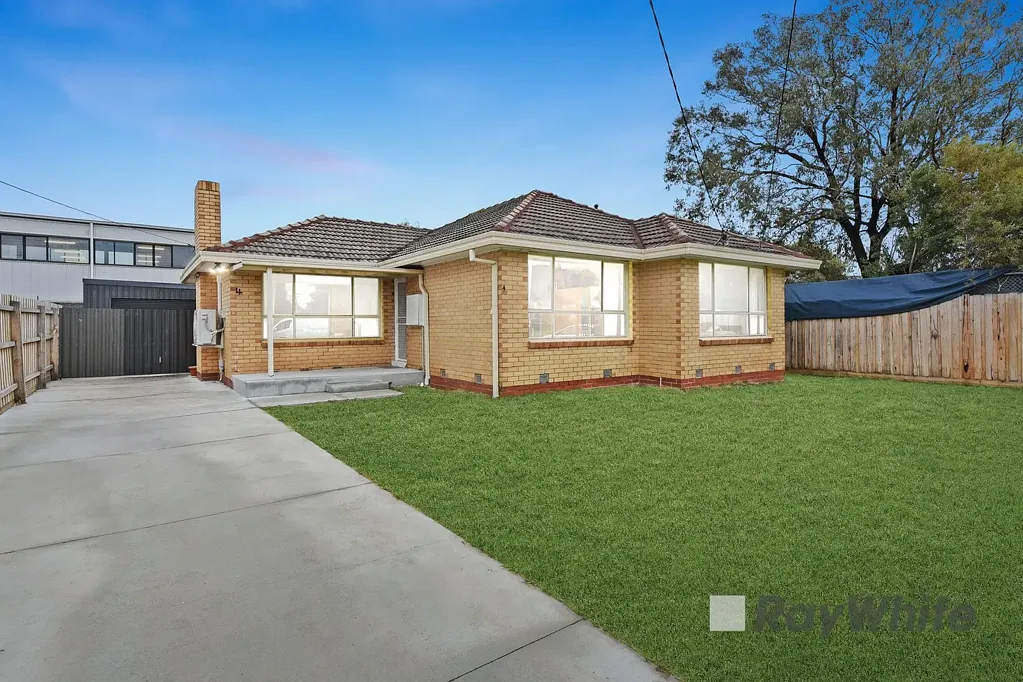 Dandenong 3部屋 FULLY RENOVATED BEAUTY IN THE HEART OF DANDENONG!
