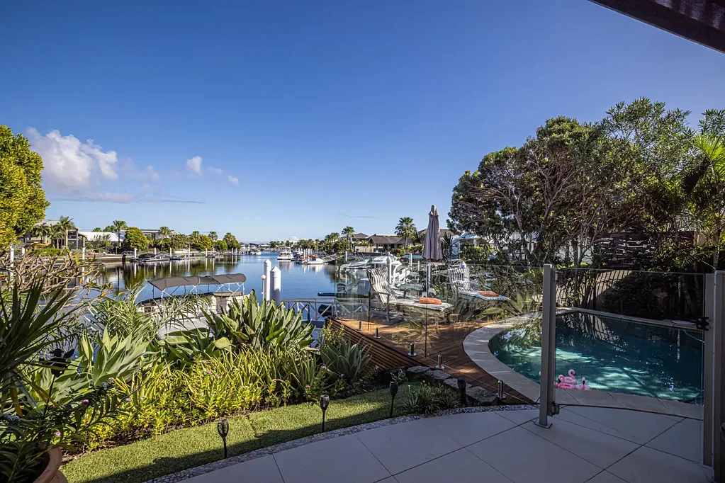 Banksia Beach 3部屋 SIMPLY STUNNING