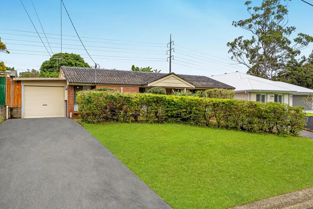 PEACEFUL LOCATION NEAR UNDERWOOD PARK!