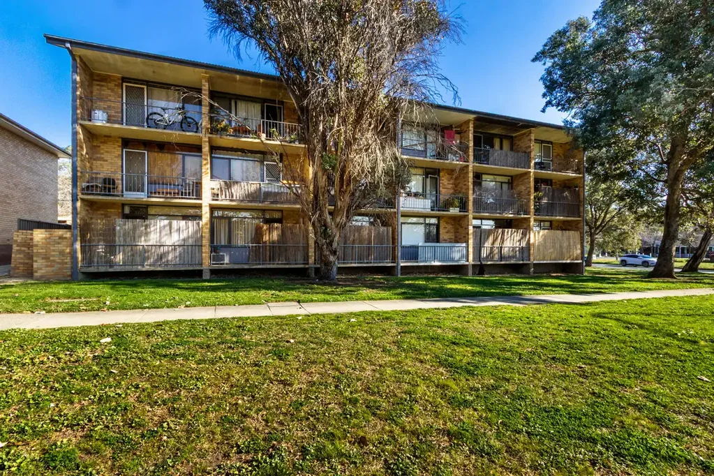 Lyons Affordable Ground-Floor Living in Central Lyons