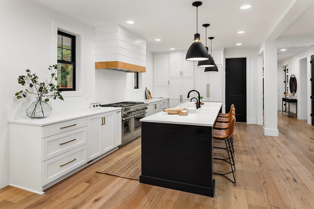 Milton 2कमरा Welcome to this beautiful 2-bedroom, 1-bathroom apartment nestled in the heart of a vibrant suburb! This place is all about sophistication and comfort, creating a haven you'll love to call home.