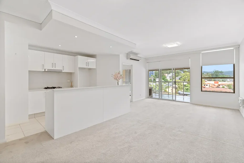 Gosford 3房  Spacious 3 bedroom apartment with the Gosford CBD at your fingertips.
