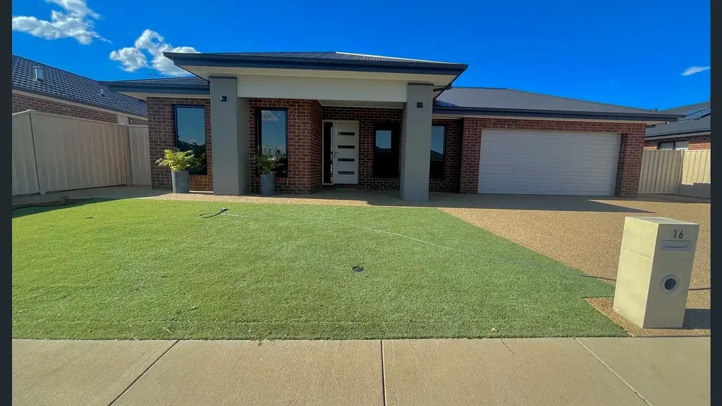 Modern Home in Sanctuary Park!