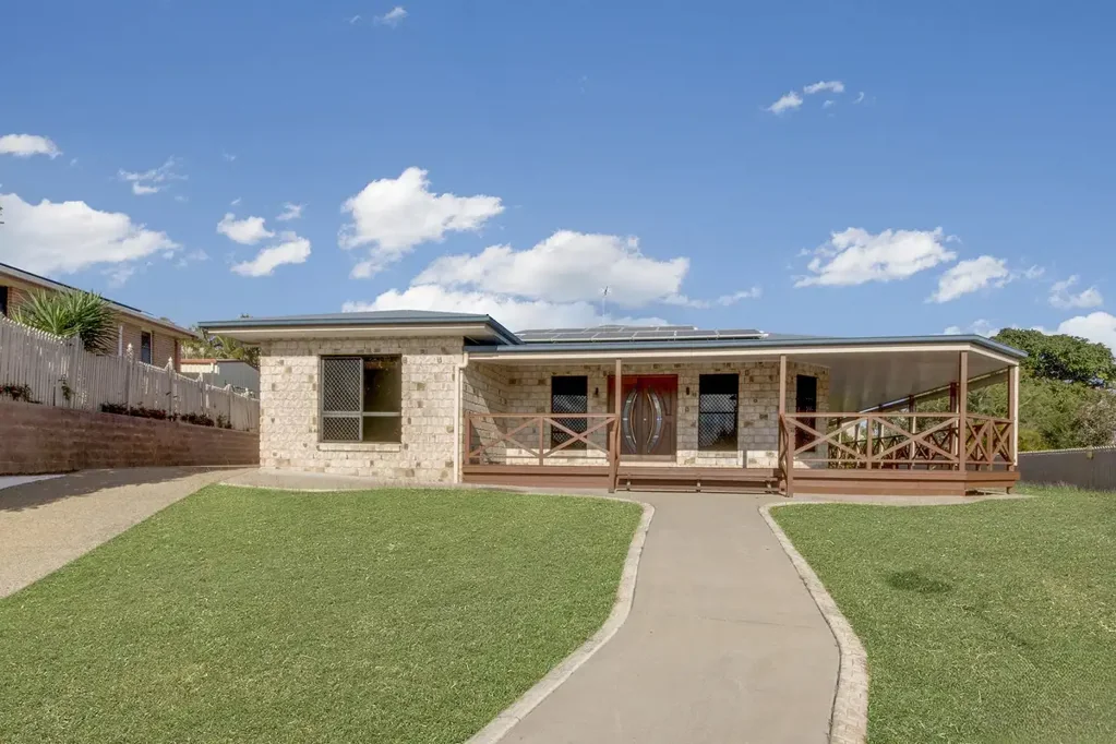 Kin Kora 4 Bedroom YOUR FAMILY’S NEXT CHAPTER BEGINS AT 13 LINVILLE COURT, KIN KORA