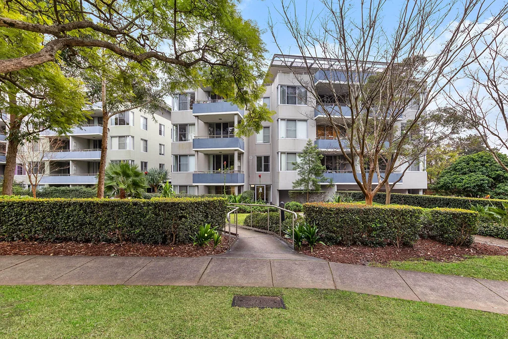Killara 1部屋 North-east facing first home opportunity metres to Killara station