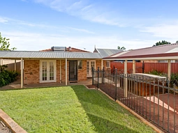 13B Wapengo Close, South Lake