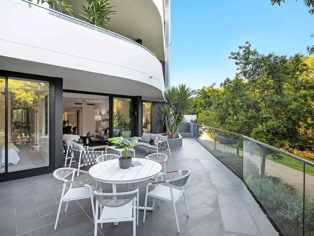 Hamilton 3ਬੈੱਡਰੂਮ Immaculate Residence in Hamilton Offering an Idyllic Riverside Haven