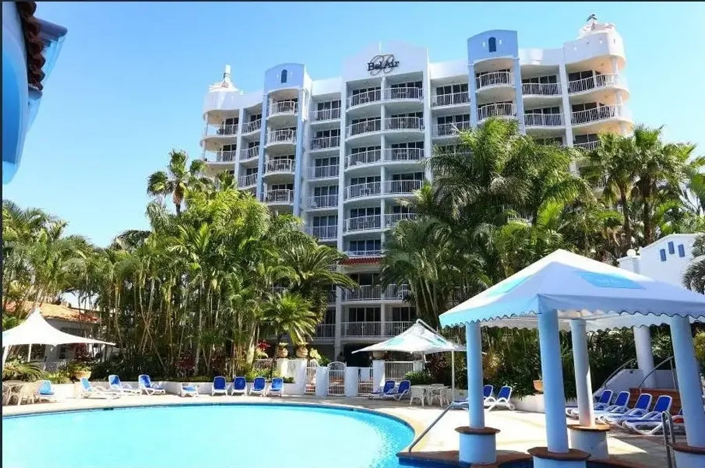 FULLY FURNISHED - Spacious Apartment with 2 balconies, pool, spa, sauna, gym & more