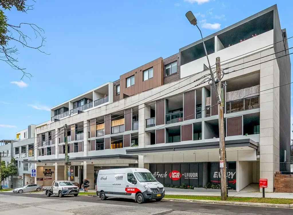 Oversized One Bedroom + Study In A Prime Location!