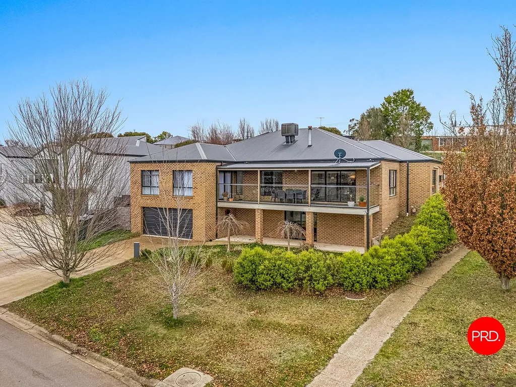 Kyneton 5 Bedroom Family Living with Views & Entertaining Space