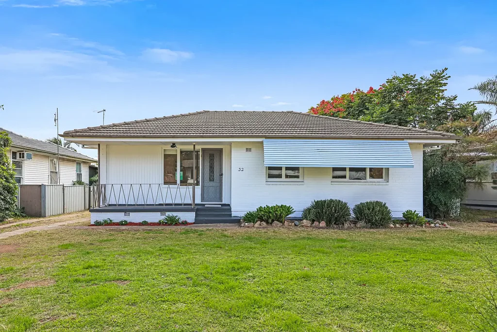 Muswellbrook 3房  Freshly Updated 3-Bedroom Home with Spacious Backyard