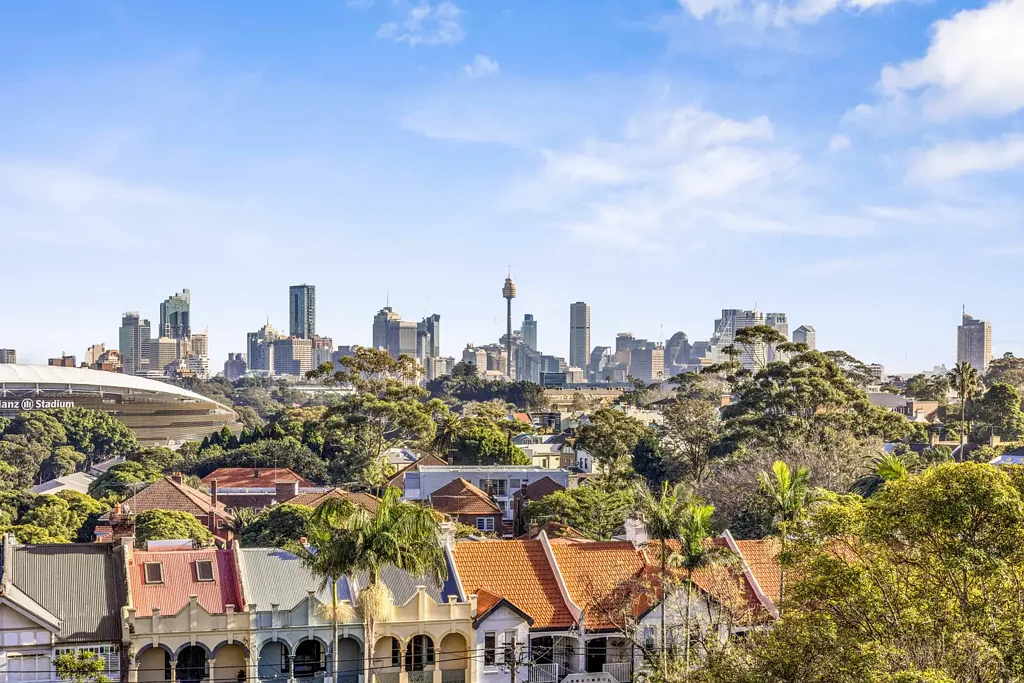 Centennial Park 1Moenga INSPECTIONS CANCELLED - North-Facing Parkside Apartment with City Skyline Views
