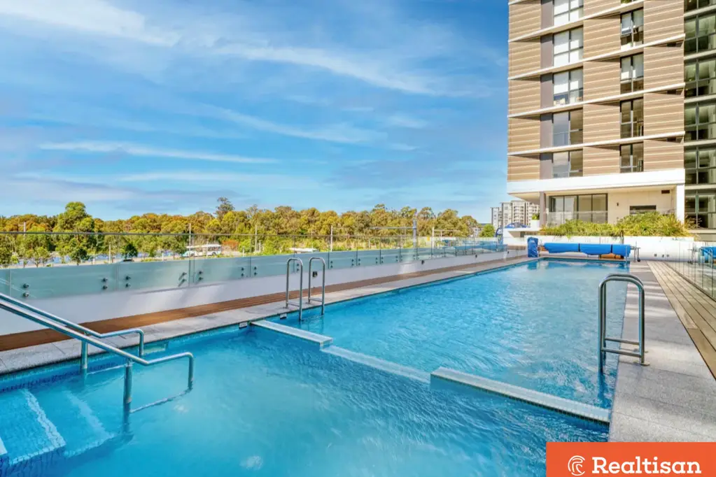 Macquarie Park 2房 卓越设计地标 便捷生活圈 高端公寓 社区紧密 3分钟达交通 购物在楼下 悉尼CBD 20分钟达 Location ! Location ! Location ! This high-level Parkview as new apartment within a 3-minute walk to the North Ryde station