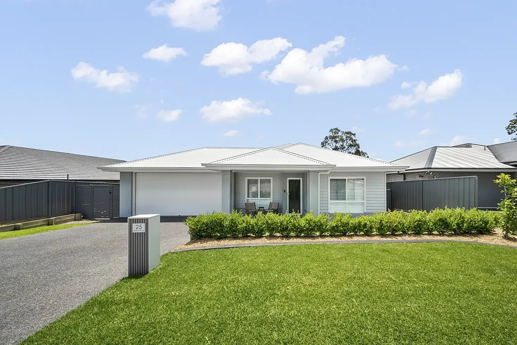 Modern House in Wyndham Ridge Estate