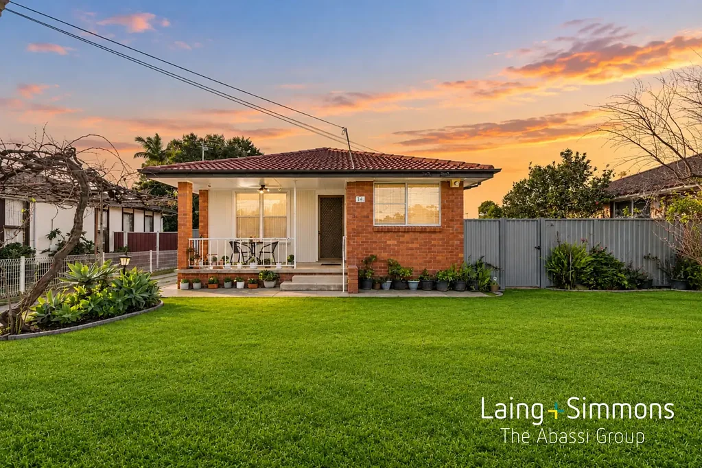 Warwick Farm 3कमरा Development Opportunity On 638.6sqm With R3 Zoning (STCA)