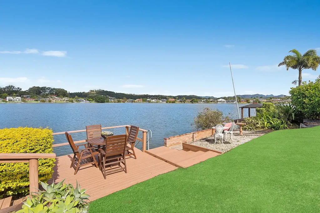 169 Nineteenth Avenue, Elanora, QLD 4221