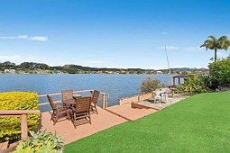 169 Nineteenth Avenue, Elanora