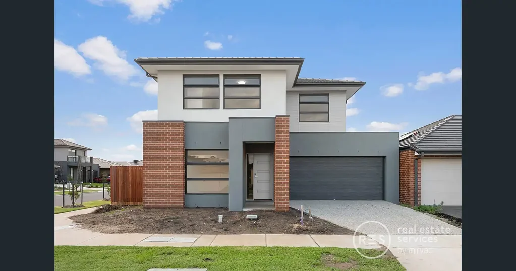 Refined Living in Clyde Norths Premier Estate
