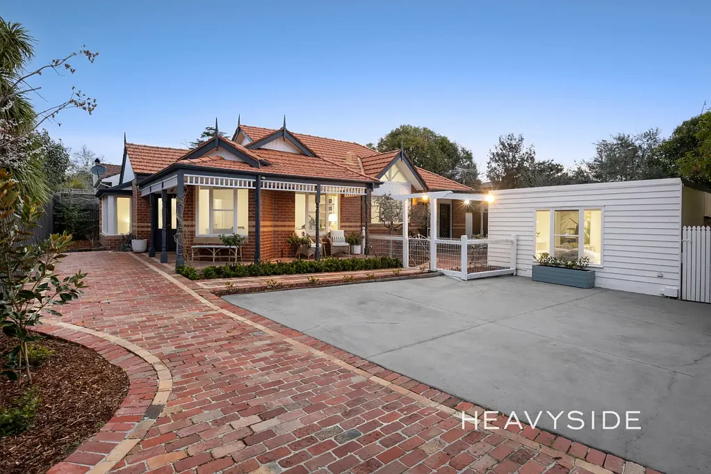 Mont Albert 4ਬੈੱਡਰੂਮ Elegant Single-Level Design and Tranquility