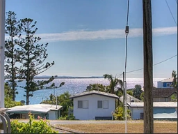 5 Pandanus Street, Cooee Bay