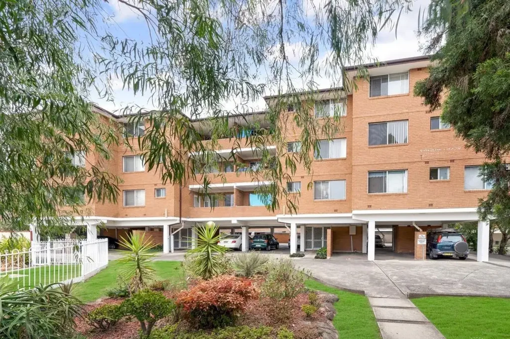 Canley Vale 1Phòng ngủ CONVENIENT FIRST-FLOOR LIVING IN THE HEART OF CANLEY VALE