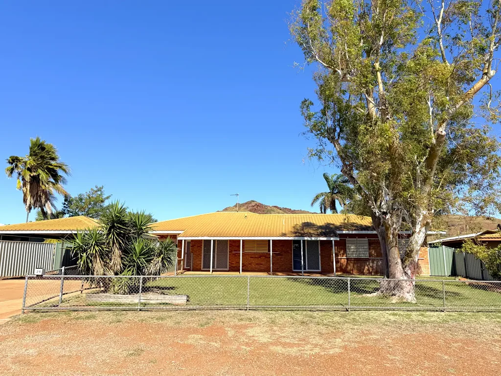 4x2 with study, dining & living rooms - enjoy spreading out!
