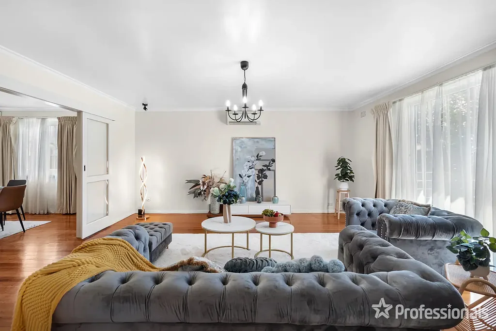 Mckinnon 5chambre Corner Comfort in McKinnon Secondary Zone