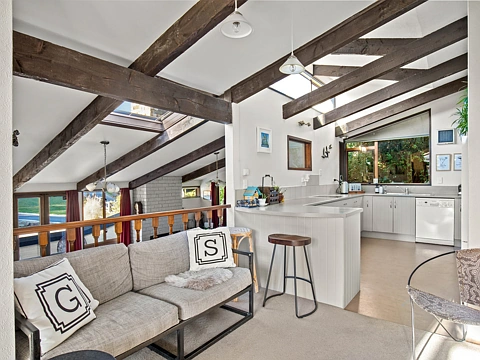 Alexandra 3房  PRICE REDUCED - VENDOR READY TO MOVE