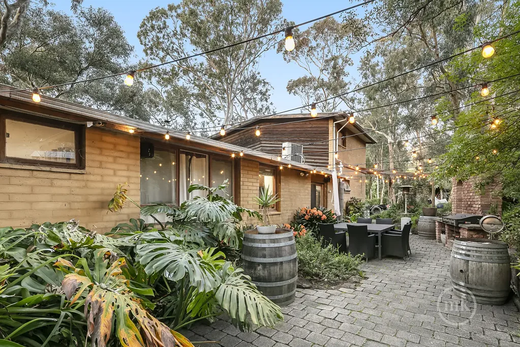 Diamond Creek 5Kwarto Space, flexibility & serenity in a leafy Diamond Creek setting