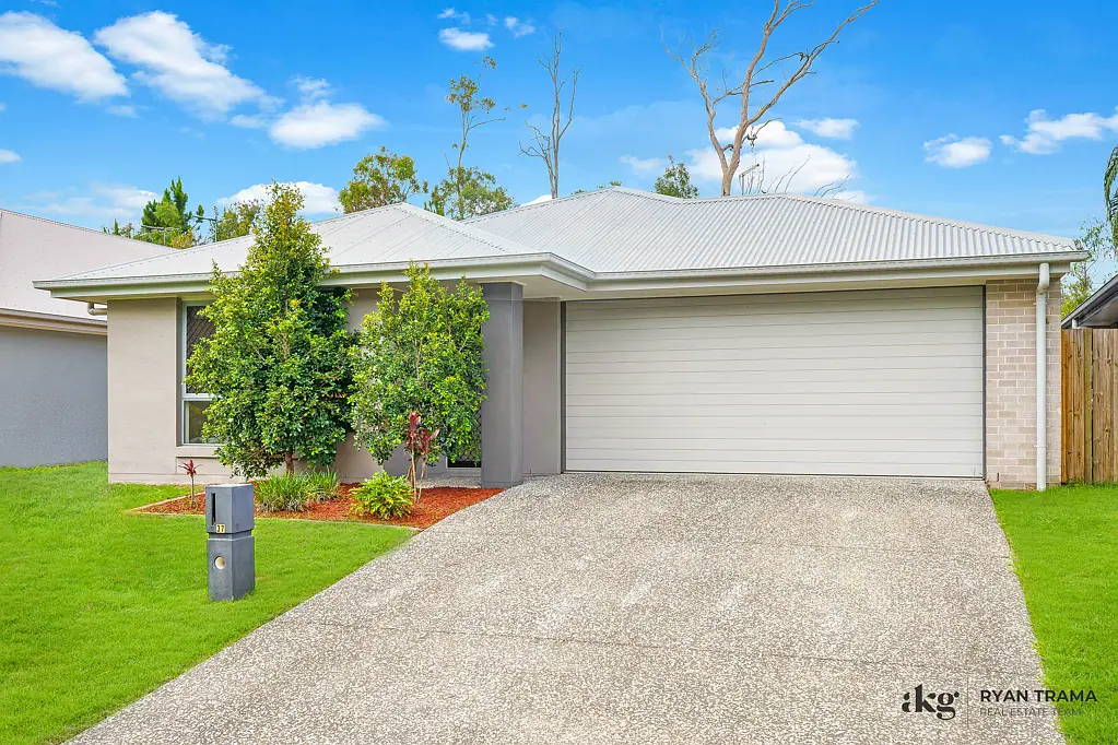 37 Creek Place, Park Ridge, QLD 4125