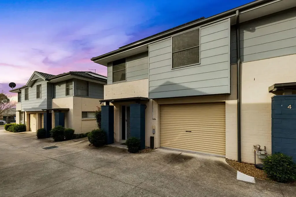 Werrington 4બેડરૂમ Modern Four-Bedroom Townhouse in a Convenient Location