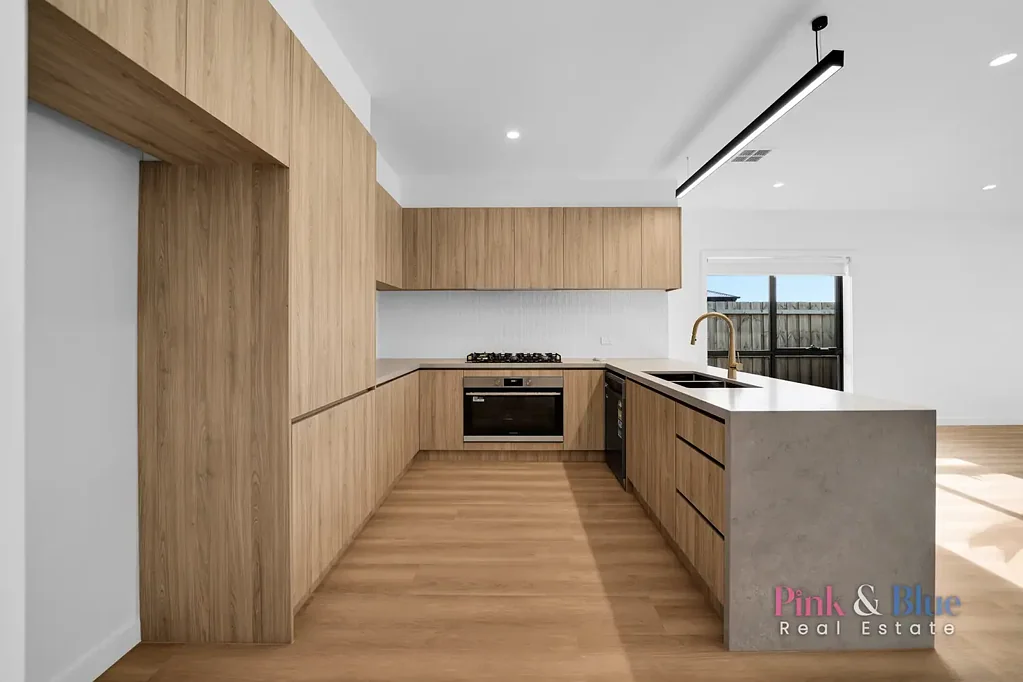Brand New Stunning and Beautiful Family Home for RENT!