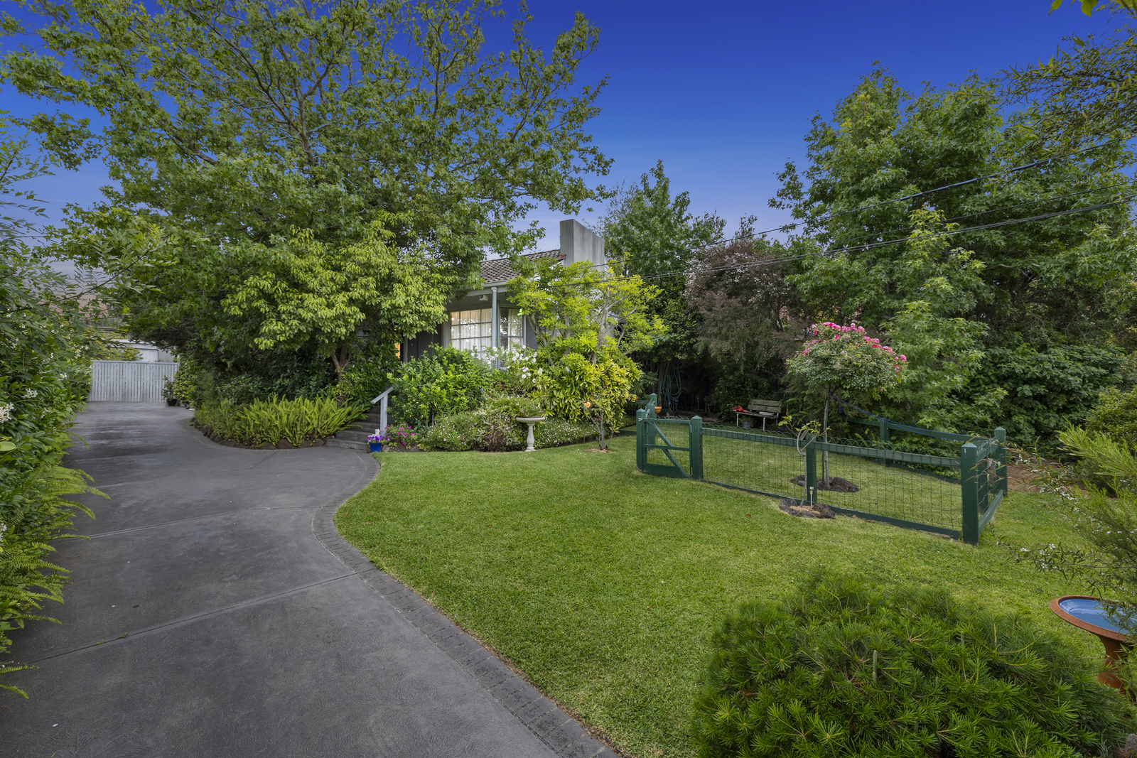 20 HAYFIELD RD, MOUNT WAVERLEY VIC 3149, 0 Bedrooms, 0 Bathrooms, House