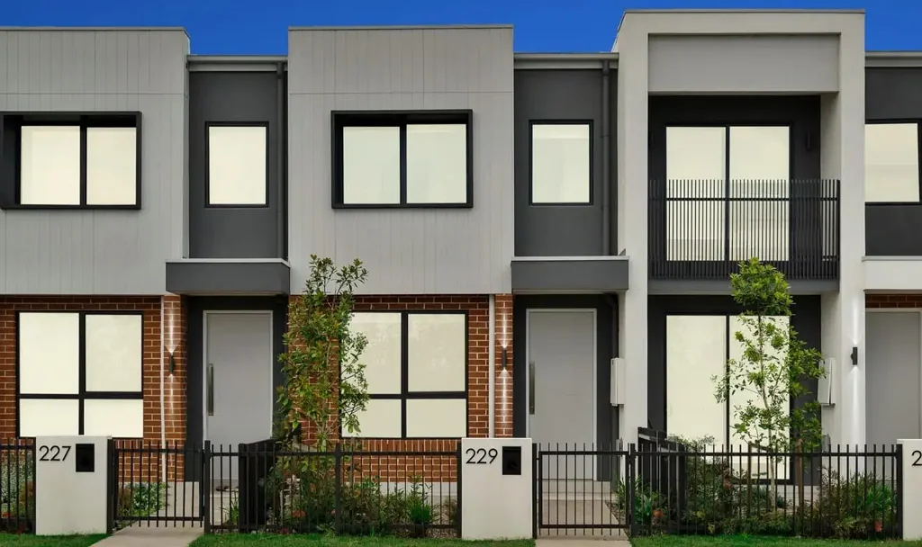 Modern Two Bedroom Home In The Heart Of Melonba!