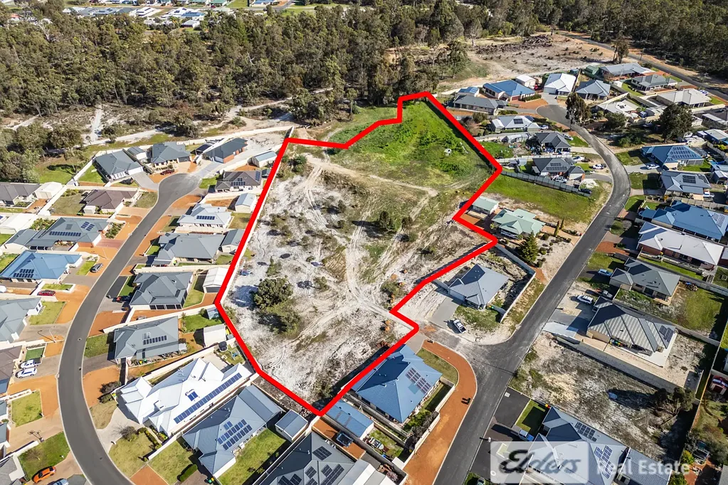Collie Subdivision Potential – 1.1 Ha Lot of Land!