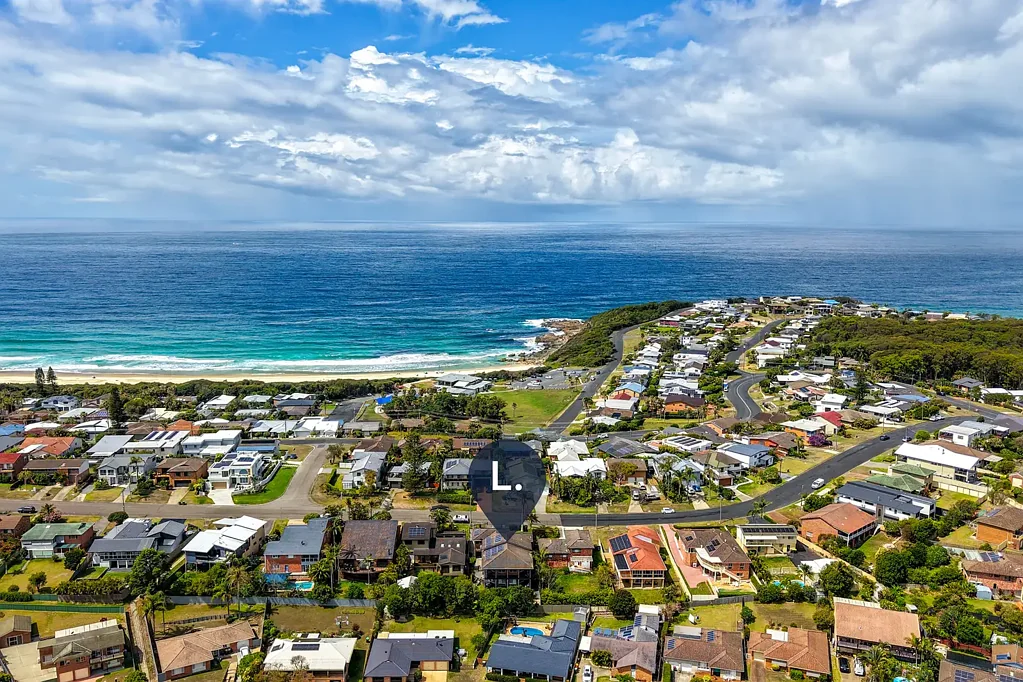 Forster 5ห้องนอน Coastal Entertainer | Dual Living | 300m to One Mile Beach