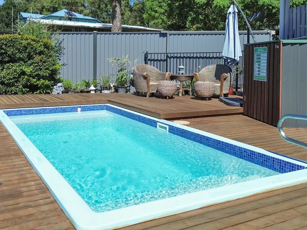 Stunning 2-Bedroom Island Retreat with Pool & Outdoor Deck